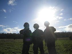 兄弟连图片,战火中的生死相依