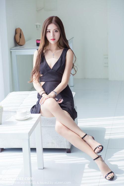 酥胸美腿床上生活照,揭秘床上生活照的私密魅力